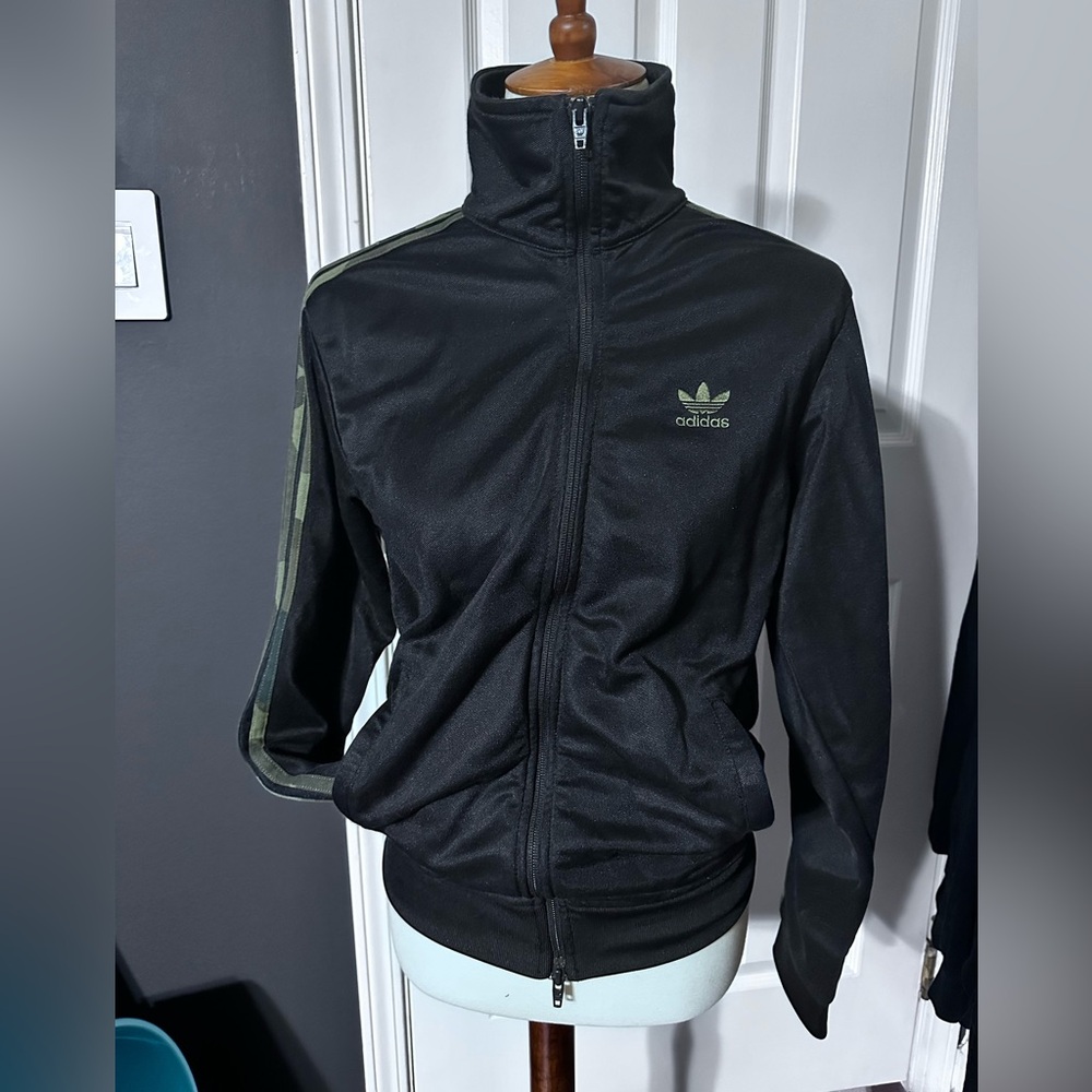 Adidas 3-stripe black/camo track jacket size S
